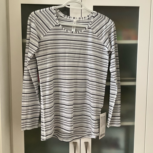 Lululemon Emerald Long Sleeve SZ 2 NWT! π